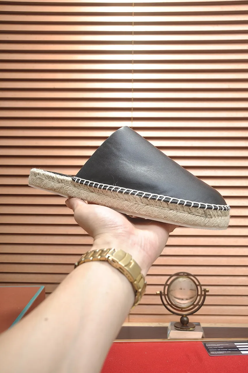 Men's men's shoes 💰540💶【𝐥𝐨𝐫𝐨 𝐏𝐢𝐚𝐧𝐚】lp classic loafers, an Italian treasure brand, the only brand that can match Hermès! Only after wearing it do we realize that we cannot let down our feet. The upper is imported cashmere, the lining of water-dyed cowhide ➕ the cowhide feet, the official original glass rubber outsole, and the pendant. Exclusive original packaging (tag ➕ brand paper ➕ outer box ➕ hand bag) code number: 38-45